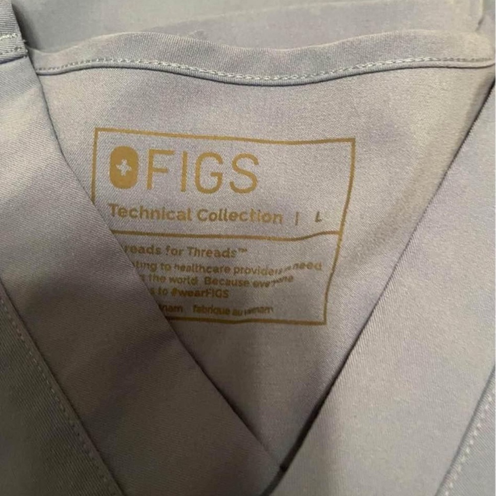 Men’s FIGS Tall Scrub Sets (Both for $100) - Picture 5 of 5